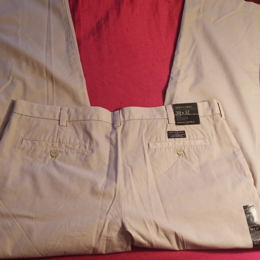 Banana Republic men's Aiden Chino 38x32